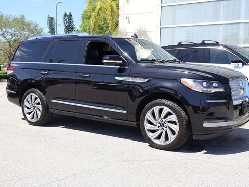 Used 2022 Lincoln Navigator Reserve RWD image 11