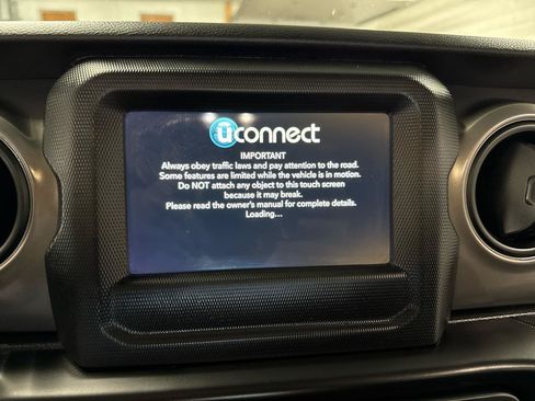 Used 2022 Jeep Wrangler Unlimited Sport AWD/4WD image 17