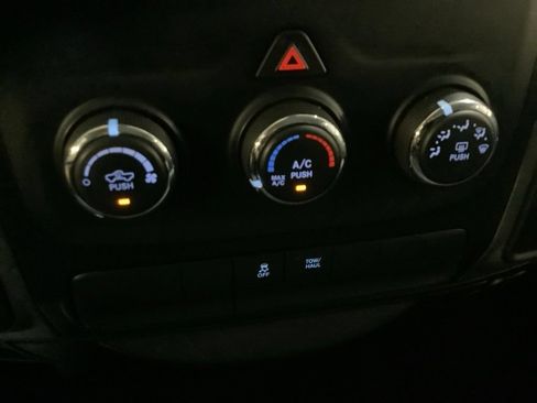 Used 2017 RAM 1500 Express AWD/4WD image 34