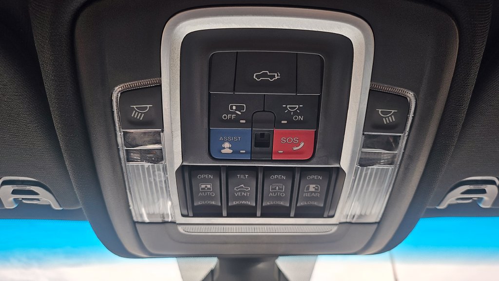 Used 2020 RAM 1500 Laramie w/ Sport Appearance Package AWD/4WD image 39