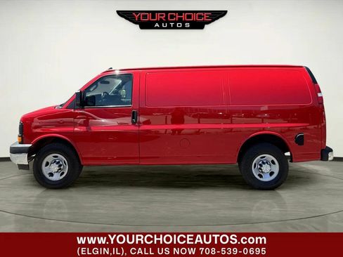 Used 2017 Chevrolet Express 3500 RWD image 2