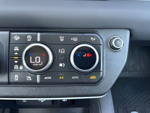 Used 2020 Land Rover Defender 110 image 24
