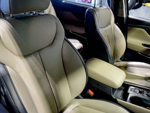 Used 2020 Hyundai Santa Fe Limited image 8