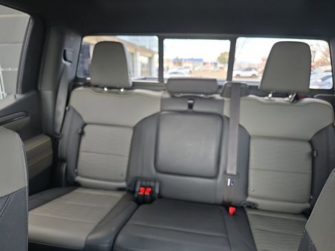 Used 2023 Chevrolet Silverado 1500 ZR2 w/ Technology Package image 24