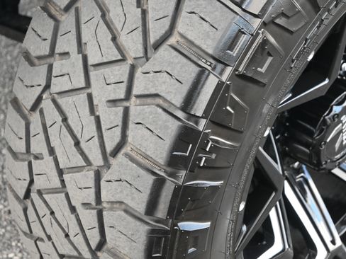 Used 2024 Chevrolet Silverado 2500 LTZ w/ LTZ Plus Package image 15