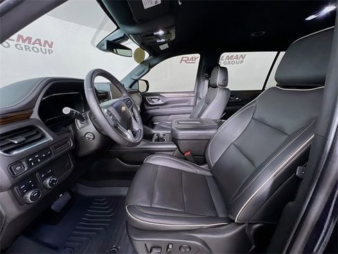 Used 2022 Chevrolet Suburban Premier image 10