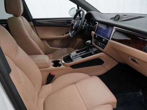 Used 2023 Porsche Macan image 50