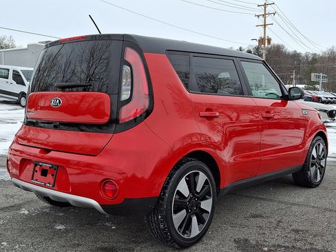 Used 2018 Kia Soul + image 6