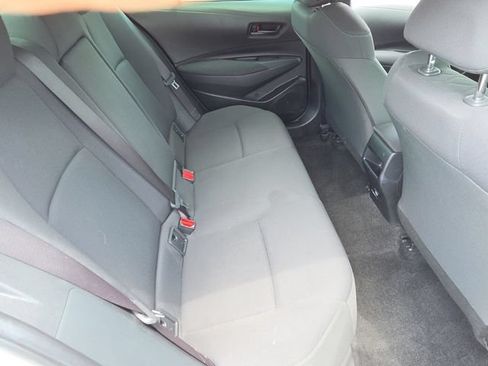 Used 2022 Toyota Corolla LE FWD image 17