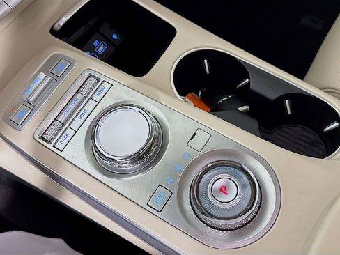 Used 2023 Genesis GV70 2.5T w/ Advanced Package image 20