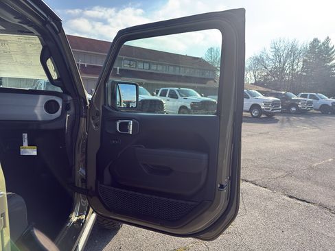 New 2026 Jeep Gladiator Willys image 15