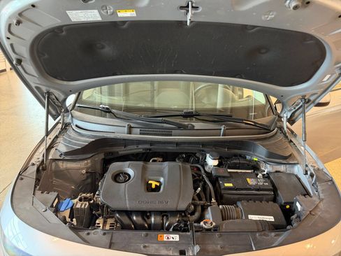 Used 2025 Kia Soul LX w/ LX Technology Package FWD image 30