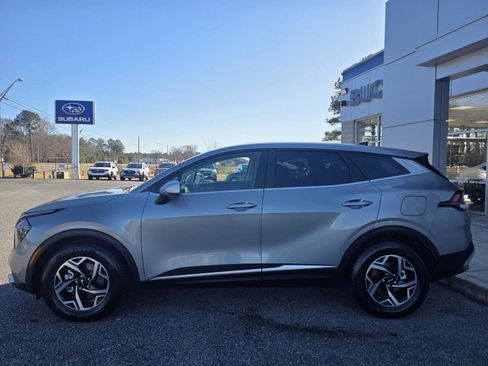 Used 2024 Kia Sportage LX image 8