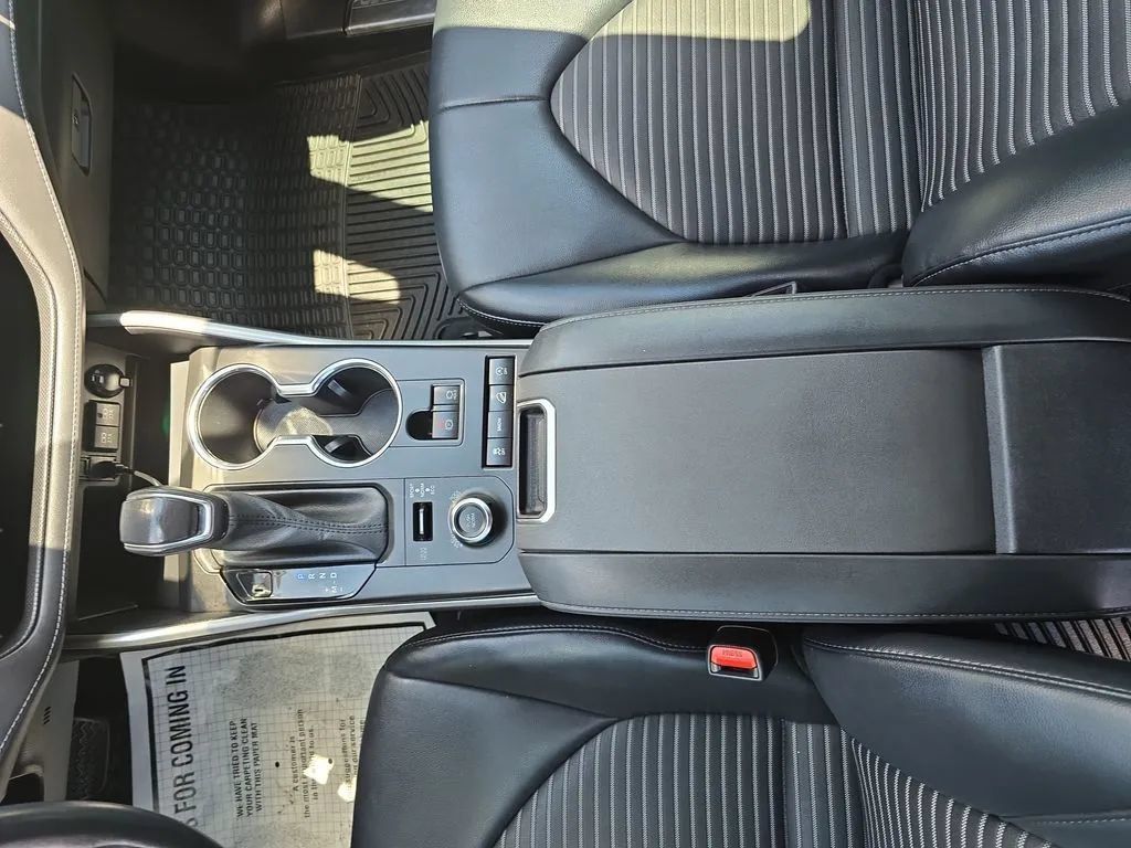Used 2021 Toyota Highlander XSE AWD/4WD image 21