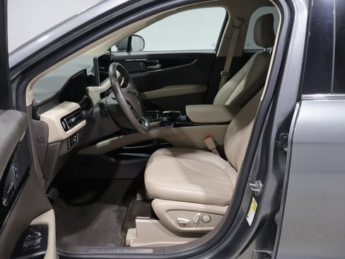 Used 2023 Lincoln Nautilus AWD image 9