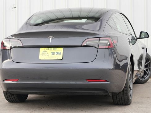 Used 2023 Tesla Model 3 Standard Range image 5