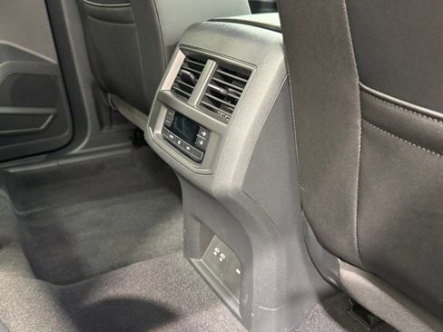 Used 2023 Volkswagen Atlas SE w/ Panoramic Sunroof Package FWD image 47