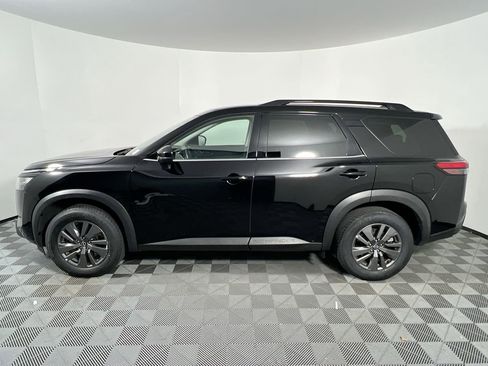 Used 2024 Nissan Pathfinder SV AWD/4WD image 6
