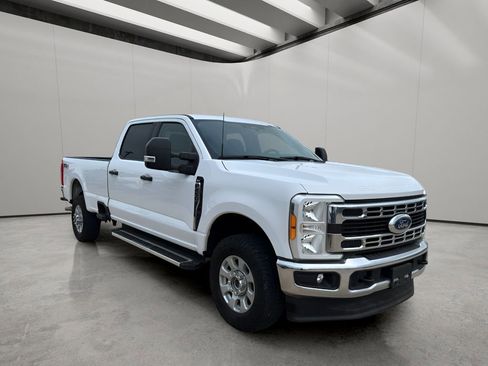 Used 2023 Ford F250 XLT w/ FX4 Off-Road Package image 7