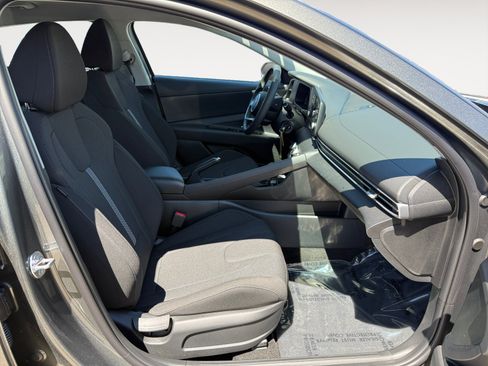 Certified 2026 Hyundai Elantra SE FWD image 19