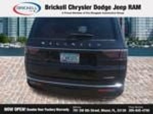 Used 2024 Jeep Wagoneer L Series II RWD image 37