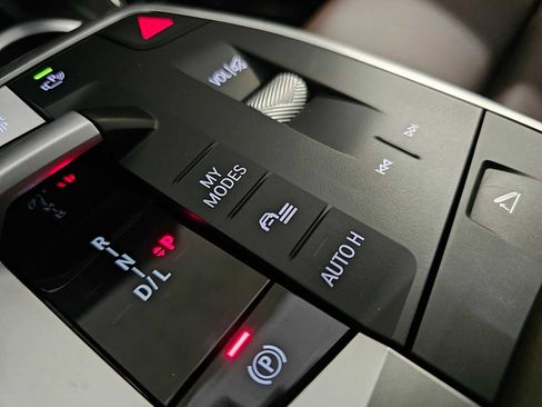 Used 2025 BMW X1 xDrive28i w/ Technology Package image 24