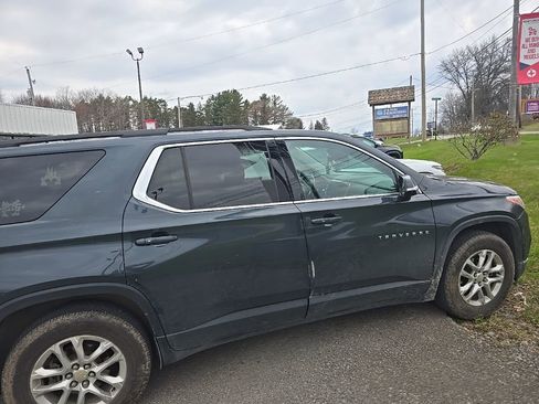 Used 2019 Chevrolet Traverse LT w/ LPO, Floor Liner Package AWD/4WD image 6