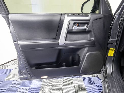 Used 2023 Toyota 4Runner SR5 Premium w/ Moonroof Package RWD image 16