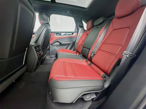 New 2026 Porsche Cayenne S image 17