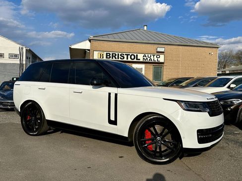 Used 2023 Land Rover Range Rover SE image 1