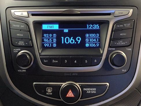 Used 2017 Hyundai Accent SE FWD image 25