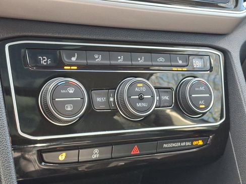 Used 2019 Volkswagen Atlas SEL R-Line image 18