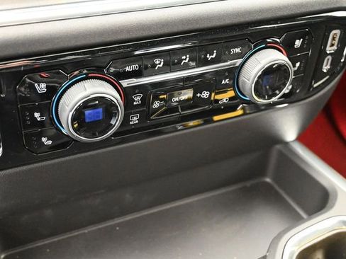 New 2025 Chevrolet Silverado 1500 High Country w/ Technology Package AWD/4WD image 23