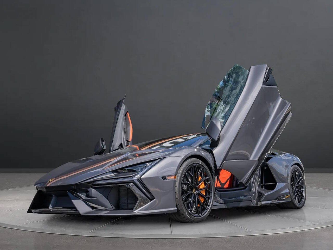 Used 2025 Lamborghini Revuelto AWD/4WD image 1