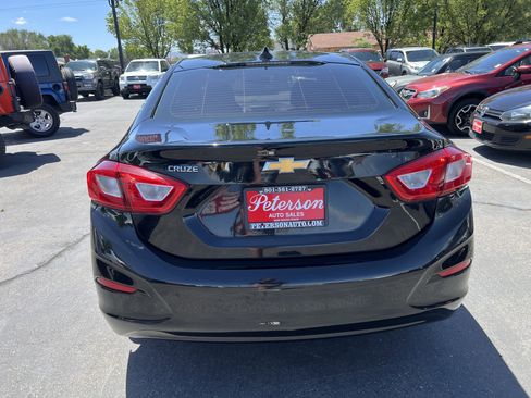 Used 2019 Chevrolet Cruze LS w/ LS Convenience Package FWD image 7