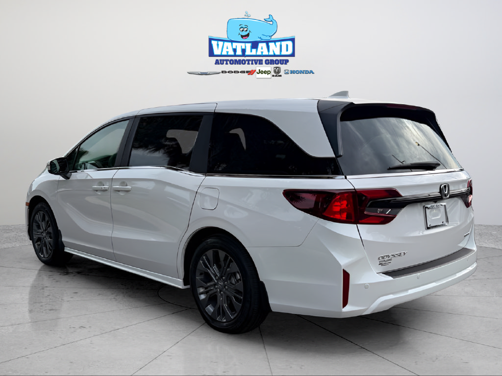 New 2027 Honda Odyssey Touring image 3
