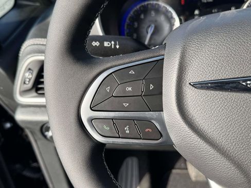 New 2026 Chrysler Pacifica Select image 23