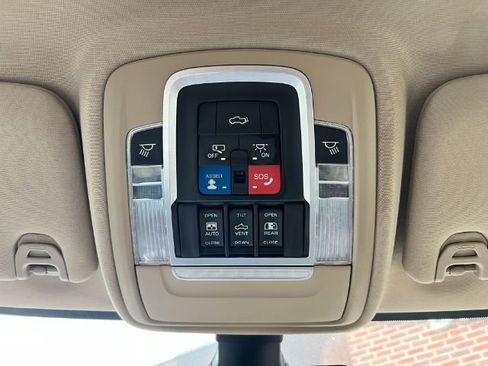 Used 2019 RAM 2500 Laramie image 19