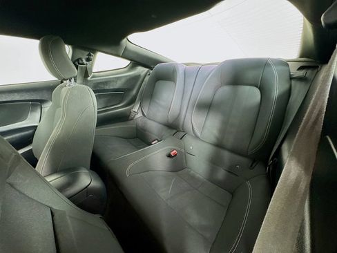 Used 2018 Ford Mustang Coupe RWD image 29