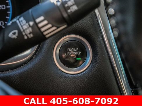 Used 2020 Chevrolet Traverse LT FWD image 45