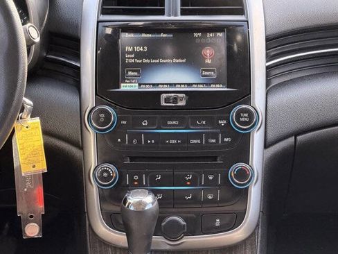 Used 2015 Chevrolet Malibu LT image 16