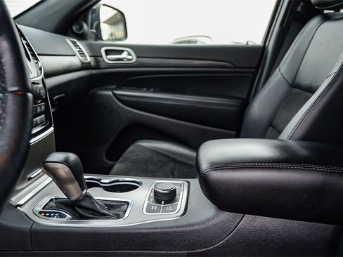 Used 2022 Jeep Grand Cherokee Laredo X image 21