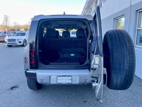 Used 2022 Land Rover Defender 110 S AWD/4WD image 37