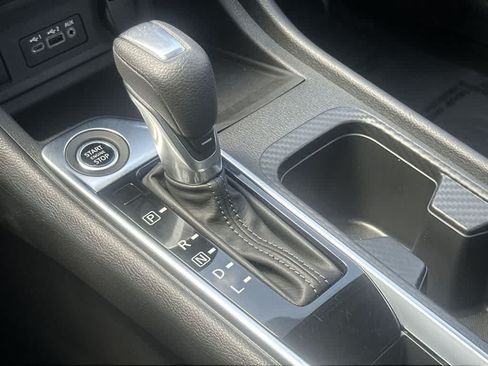 Used 2025 Nissan Sentra SV FWD image 28