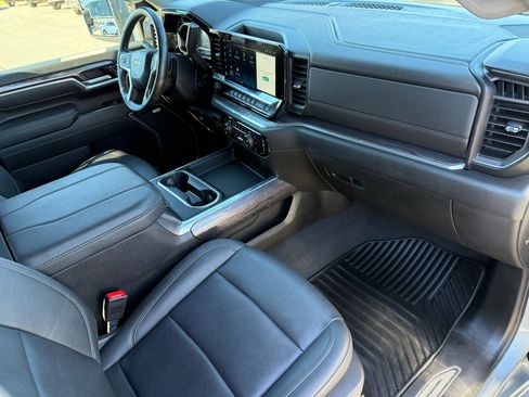 Used 2025 Chevrolet Silverado 3500 LTZ w/ LTZ Texas Edition image 30