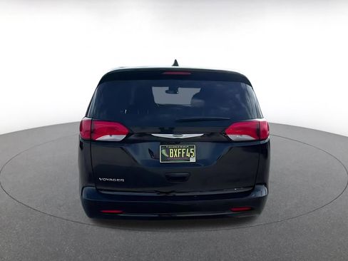 Used 2024 Chrysler Voyager LX image 12