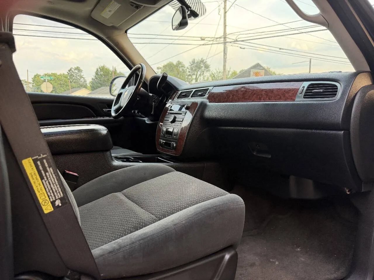 Used 2007 Chevrolet Tahoe LT AWD/4WD image 32