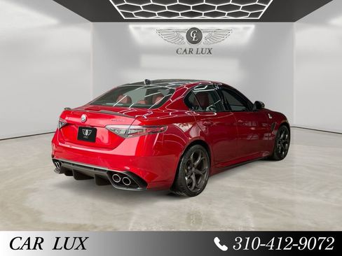 Used 2024 Alfa Romeo Giulia Quadrifoglio image 5