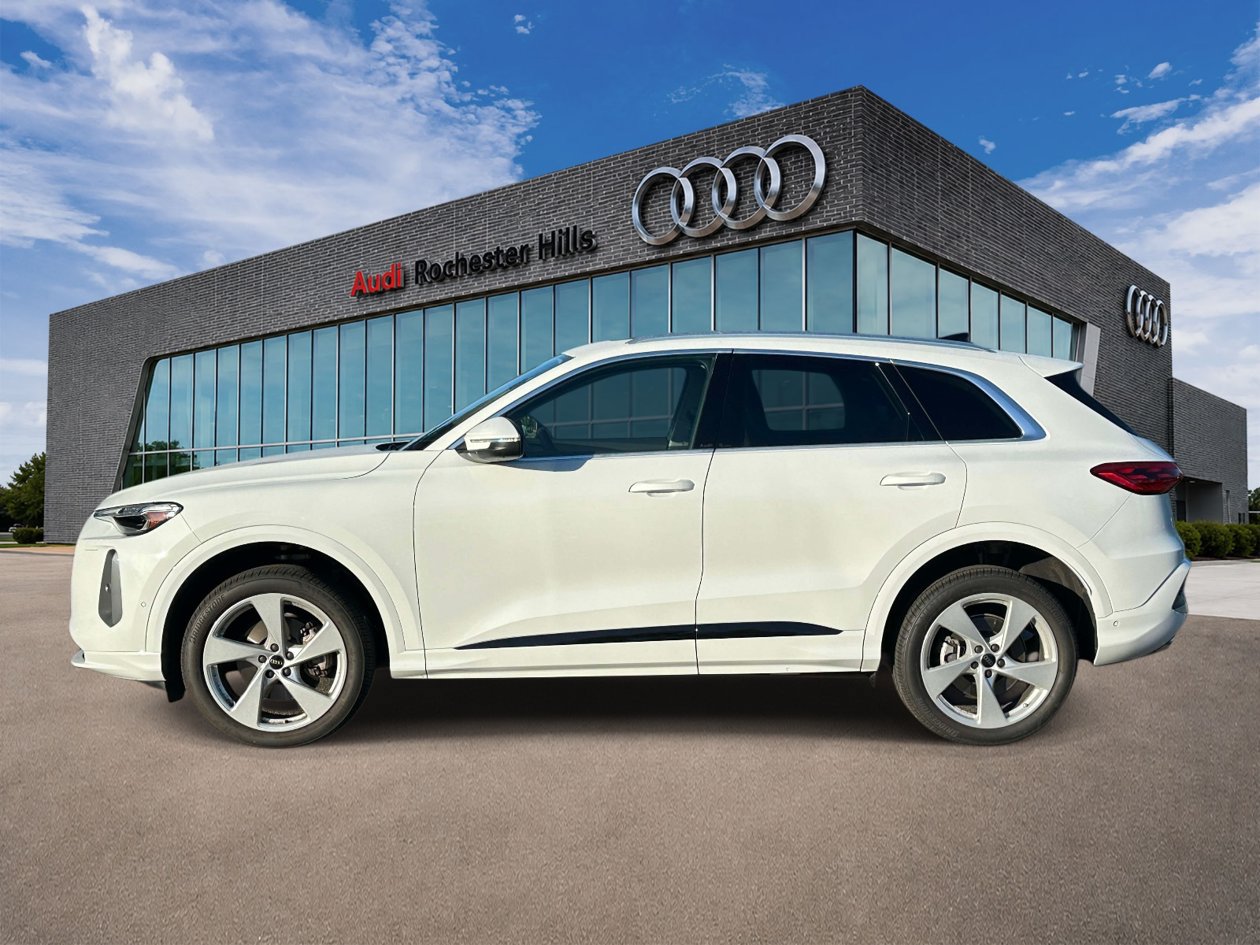 Certified 2025 Audi Q5 Premium Plus w/ Premium Plus AWD/4WD image 2