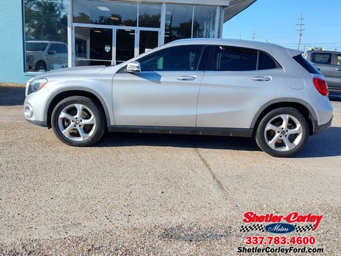 Used 2018 Mercedes-Benz GLA 250 4MATIC image 3